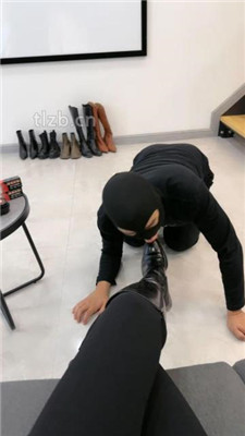 图片[4]_【辣姐】狗舌头舔鞋油保养7双皮靴_HD绳艺资源