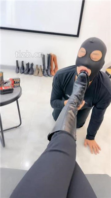 图片[6]_【辣姐】狗舌头舔鞋油保养7双皮靴_HD绳艺资源