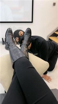 图片[7]_【辣姐】狗舌头舔鞋油保养7双皮靴_HD绳艺资源