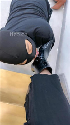 图片[18]_【辣姐】狗舌头舔鞋油保养7双皮靴_HD绳艺资源