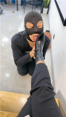 图片[19]_【辣姐】狗舌头舔鞋油保养7双皮靴_HD绳艺资源