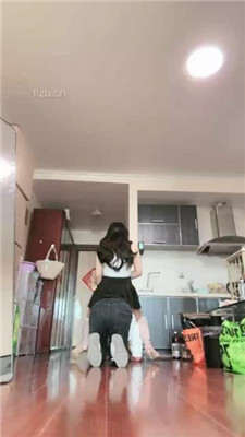 【糯米姐姐】白丝配华伦天奴教训狗奴_HD绳艺资源