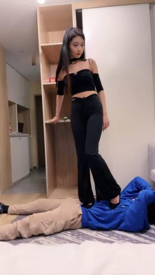 图片[4]_【宸宸】御姐双S高跟踩踏体育生【双视角版】_HD绳艺资源