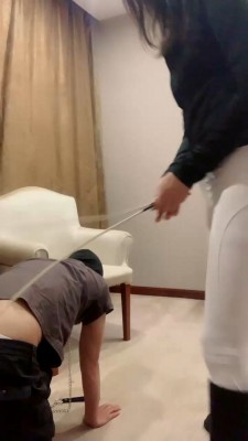 图片[6]_【蜜蜜骑士】藤条狂抽/骑马爬行遛狗_HD绳艺资源
