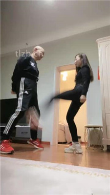 【魅儿】运动鞋白袜重度连环提档_HD绳艺资源