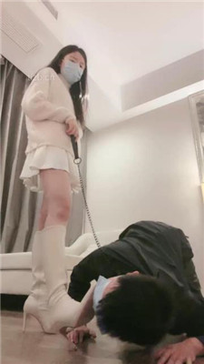 图片[2]_【月影儿】长靴踩狗/白袜气味控制/踩踏喂食_HD绳艺资源