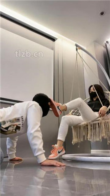 图片[10]_【辣姐】运动鞋全体重踩/船袜脚插嘴/吃袜子/口水吐脸_HD绳艺资源