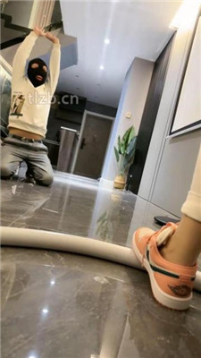 图片[15]_【辣姐】运动鞋全体重踩/船袜脚插嘴/吃袜子/口水吐脸_HD绳艺资源