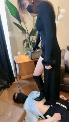 图片[3]_【美美子】双S踢裆场-高跟踩踏碾/手脚鞋底耳光_HD绳艺资源