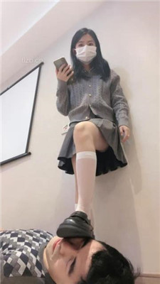 【樱木花椒】皮鞋白丝全体重踩狗【上】_HD绳艺资源