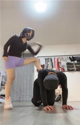 图片[5]_【朱砂痣】滚轮虐肚/踩狗爪/训练臭脚捂脸/踩踏耳光_HD绳艺资源