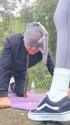 【果儿S】户外tj贱奴偶遇路人_HD绳艺资源