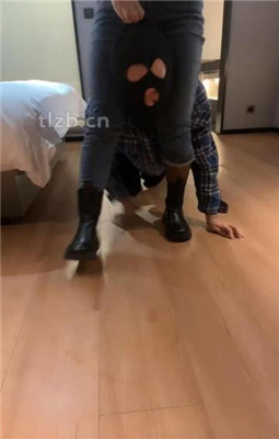 【绝美兔绳艺导师】喝洗脚水/跪舔脏鞋白袜_HD绳艺资源