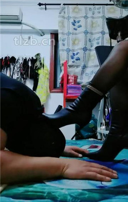 【西安欣】镜前骑马/舔短靴黑丝/踩踏/窒息_HD绳艺资源