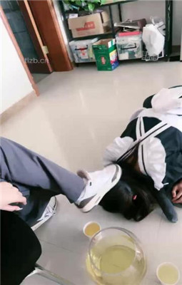 【宸宸】女慕跪求升水/浓痰吐脸羞辱【双视角版】_HD绳艺资源