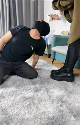 图片[12]_【肉肉】吐口水裸足舔/转胯长靴踩/闻白袜_HD绳艺资源