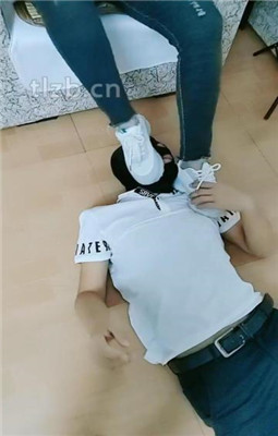 图片[20]_【广东迪迪】素人绳艺导师-跑鞋踩踏/耳光/骑马_HD绳艺资源