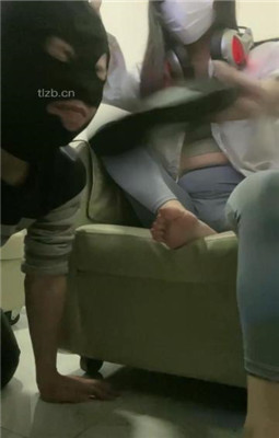 图片[15]_【漫漫】网咖桌底视角伺候_HD绳艺资源