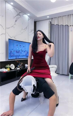 图片[3]_【麋鹿银儿】骑马爬行/内裤套头/高跟踩/喝圣水舔口水_HD绳艺资源