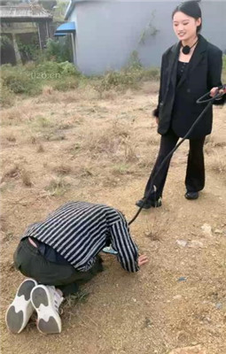 图片[15]_【佳琳】户外犬化-吃野草-遛狗转胯-舔泥巴脏鞋底_HD绳艺资源