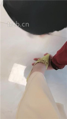 图片[3]_【凌儿女神】贱奴下跪做家务/高跟踩_HD绳艺资源