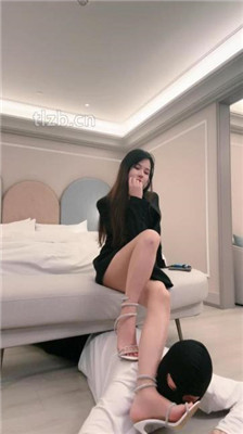 图片[2]_【琪琪大人】臣服脚下-高跟凉鞋踩脚垫_HD绳艺资源