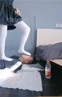 图片[4]_【航儿】学院风S-原味白丝裸足跪舔【上】_HD绳艺资源