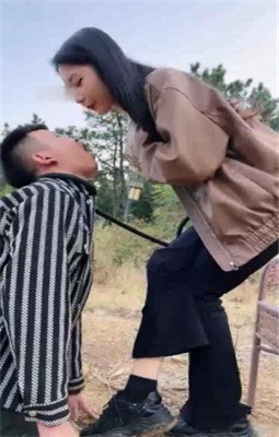 图片[3]_【允薇】庄园清理女主脏泥靴底/训练飞踹踩踏_HD绳艺资源