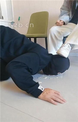 图片[5]_【吴迪】素人小姐姐-闻鞋闻jio/踩踏喂食-舔脚_HD绳艺资源