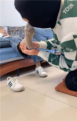 图片[11]_【精神小妹】素人S-贝壳头棉袜全体重踩/踢踹_HD绳艺资源