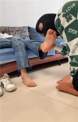 图片[14]_【精神小妹】素人S-贝壳头棉袜全体重踩/踢踹_HD绳艺资源