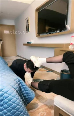 图片[4]_【绝美兔绳艺导师】小白鞋白袜配黑丝虐贱奴_HD绳艺资源