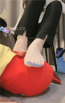 图片[5]_【安安】舔臭脚/红高跟踩踏喂食_HD绳艺资源