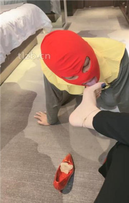 图片[16]_【安安】舔臭脚/红高跟踩踏喂食_HD绳艺资源