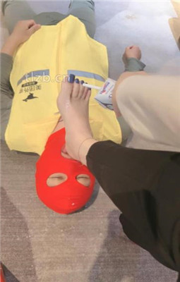 图片[19]_【安安】舔臭脚/红高跟踩踏喂食_HD绳艺资源