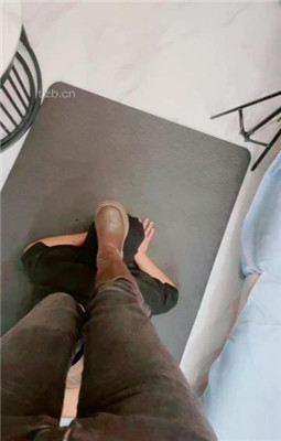 图片[7]_【利娜】长靴裸足踩狗头-伺候主人沐足_HD绳艺资源