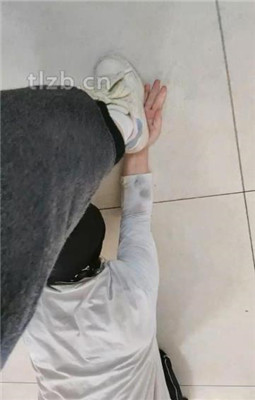 图片[7]_【爱可呀】双S玩学姐-清理鞋底/胶带封嘴/吹风机加热吸味_HD绳艺资源