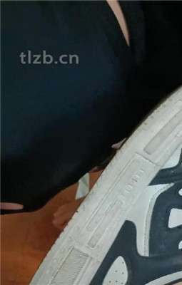 图片[9]_【林十七】全体重踩踏/舔闻超脏运动鞋棉袜_HD绳艺资源