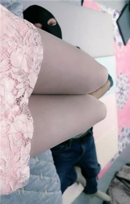 【北京嘟嘟】小白鞋棉袜踩地毯/插嘴_HD绳艺资源