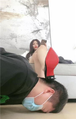 图片[2]_【甜一】下跪近距离裸足狂舔_HD绳艺资源