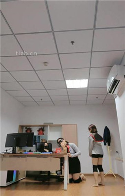 图片[2]_【妆主大大】办公室-母畜-高跟肉丝诱惑-耳光/脚插嘴-高跟踩_HD绳艺资源