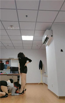 图片[9]_【妆主大大】办公室-母畜-高跟肉丝诱惑-耳光/脚插嘴-高跟踩_HD绳艺资源