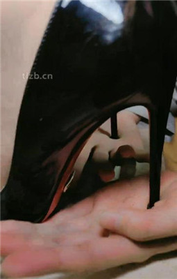 图片[17]_【妆主大大】办公室-母畜-高跟肉丝诱惑-耳光/脚插嘴-高跟踩_HD绳艺资源