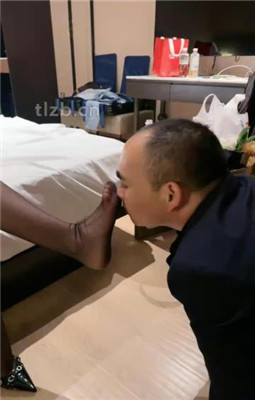 图片[13]_【jenn】情侣主-高跟黑丝踩踏/胯下辱/数据线训练/骑马舔脏鞋_HD绳艺资源