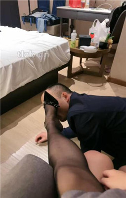 图片[14]_【jenn】情侣主-高跟黑丝踩踏/胯下辱/数据线训练/骑马舔脏鞋_HD绳艺资源