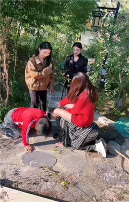 【宸宸】庄园3S艺术训练情侣奴-遛狗骑马/皮靴清理【三视角版】_HD绳艺资源