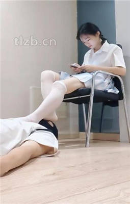 【汀兰大人】洛丽塔S白丝诱惑男友做地毯狗_HD绳艺资源