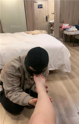 图片[9]_【反差楠熙】情侣奴-奴下奴-舔铆钉高跟裸足/踩狗舌/骑马_HD绳艺资源