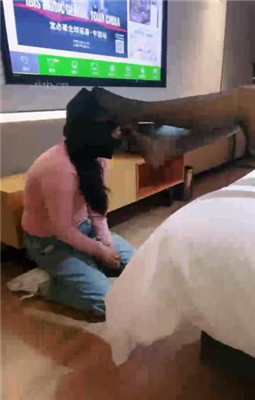 图片[4]_【绝美兔绳艺导师】高跟黑丝踩脚垫/长靴跪拜【完整版】_HD绳艺资源