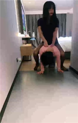 图片[11]_【绝美兔绳艺导师】高跟黑丝踩脚垫/长靴跪拜【完整版】_HD绳艺资源